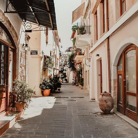 Destino Home Overlooking The Venetian Port Of Chania Chania  Exterior photo