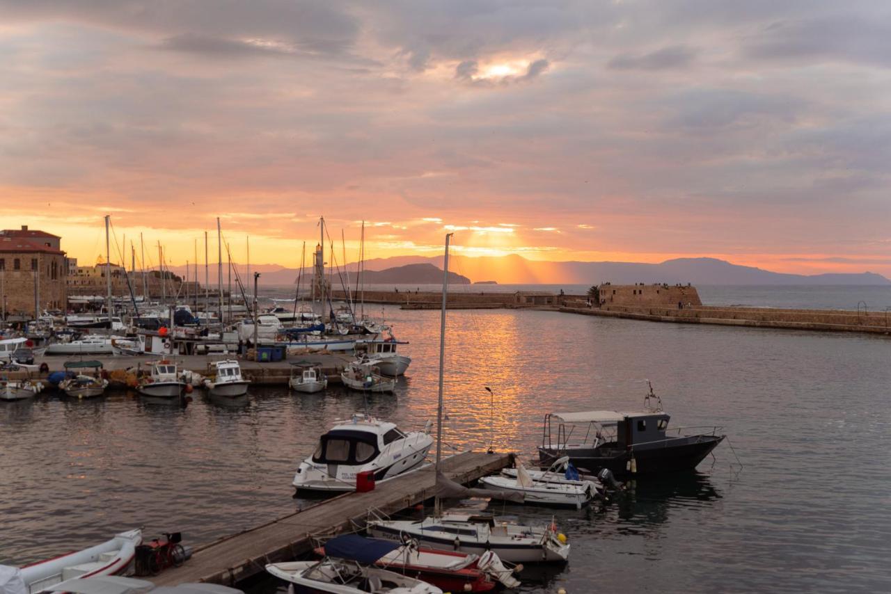 Destino Home Overlooking The Venetian Port Of Chania Chania  Exterior photo