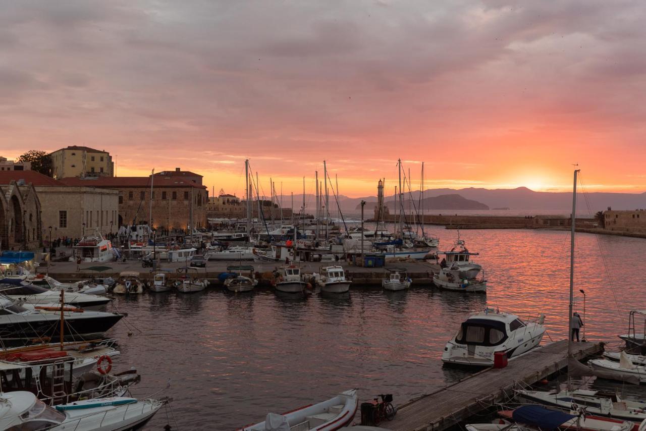 Destino Home Overlooking The Venetian Port Of Chania Chania  Exterior photo
