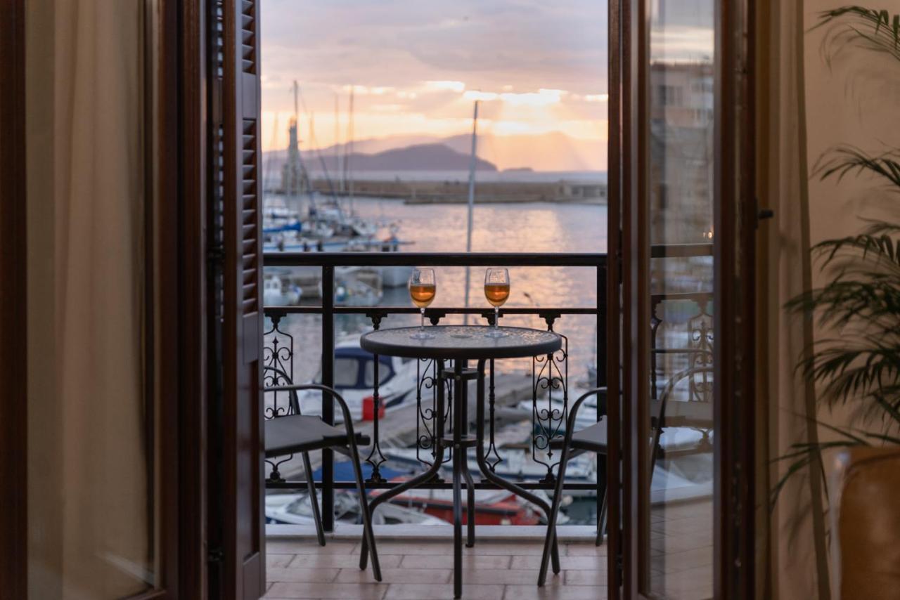 Destino Home Overlooking The Venetian Port Of Chania Chania  Exterior photo