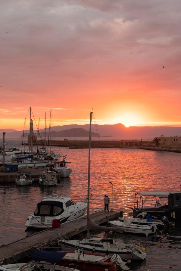 Destino Home Overlooking The Venetian Port Of Chania Chania  Exterior photo