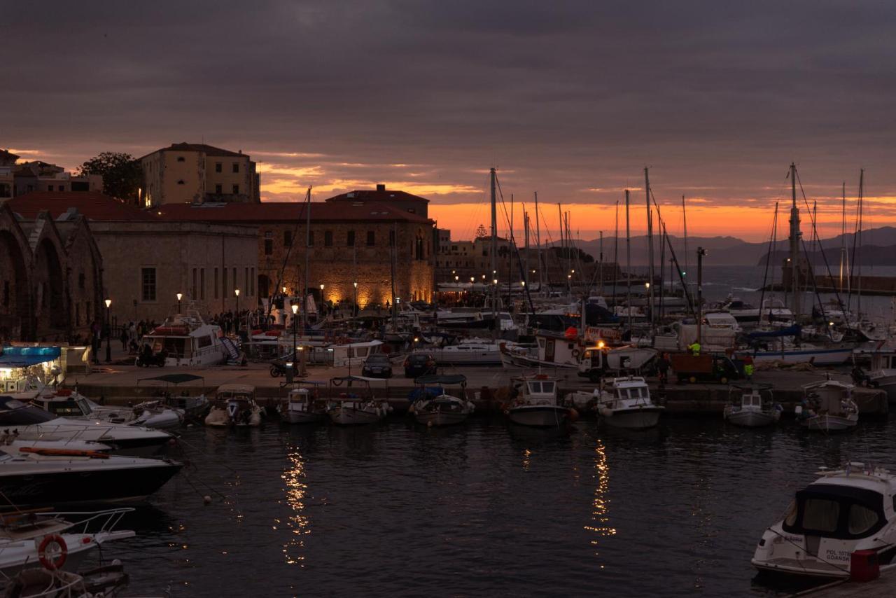 Destino Home Overlooking The Venetian Port Of Chania Chania  Exterior photo