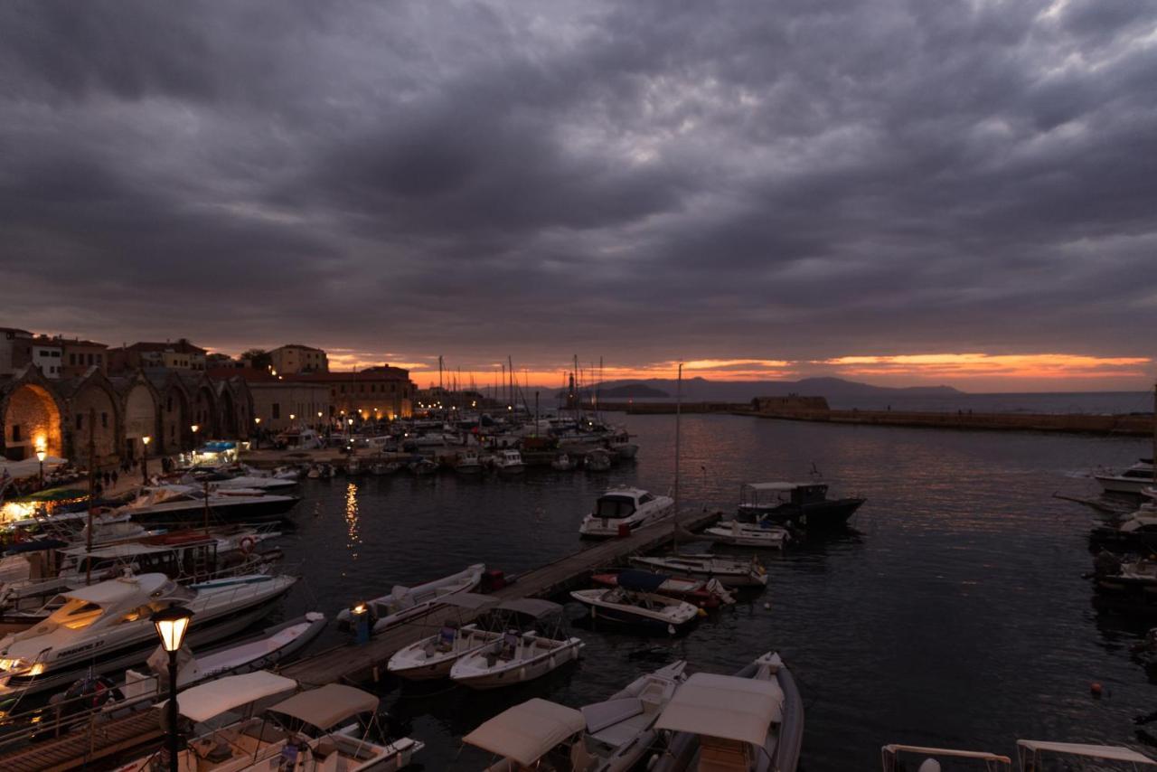 Destino Home Overlooking The Venetian Port Of Chania Chania  Exterior photo