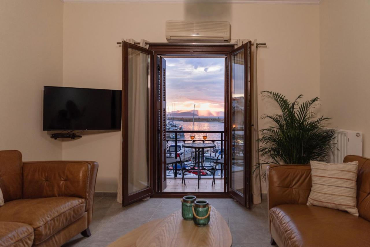 Destino Home Overlooking The Venetian Port Of Chania Chania  Exterior photo