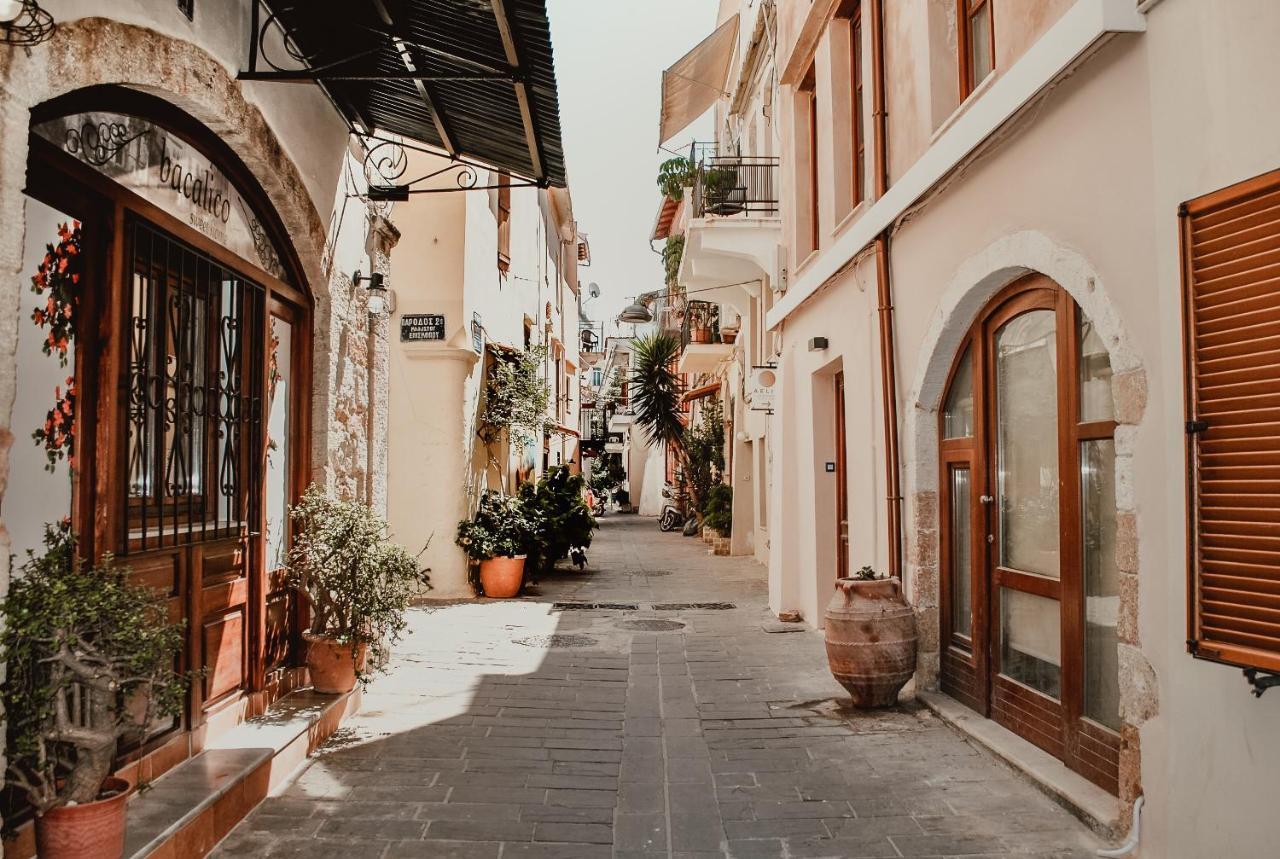 Destino Home Overlooking The Venetian Port Of Chania Chania  Exterior photo
